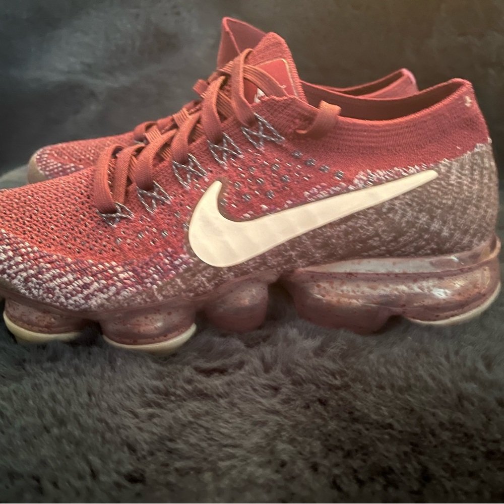 Nike Air Vapormax Flyknit Bordeaux Purple Speckle girls shoes.